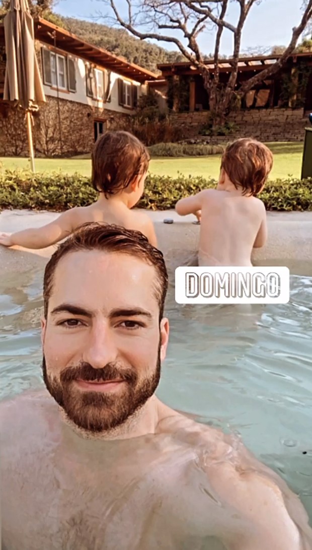 Thales Bretas curte domingo ensolarado com os filhos, Romeu e Gael (Foto: Reprodução / Instagram)