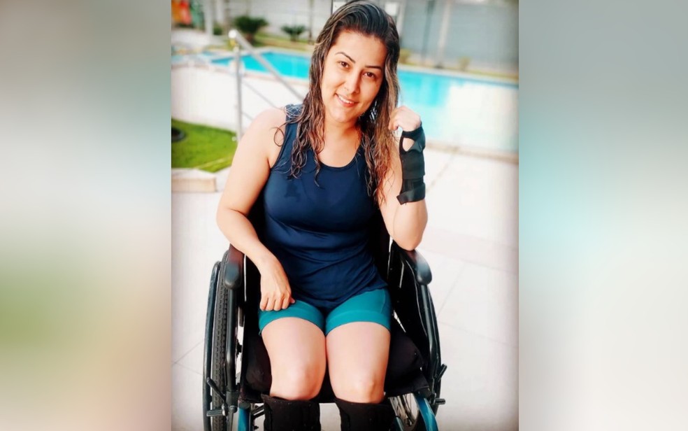 A cabeleireira Juliane Lacerda pulou de 1º andar de prédio para fugir de estupro e sofreu lesão na coluna — Foto: Reprodução/Instagram