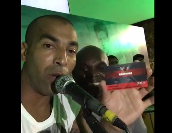 Emerson Sheik ainda fez propaganda para o sócio-torcedor