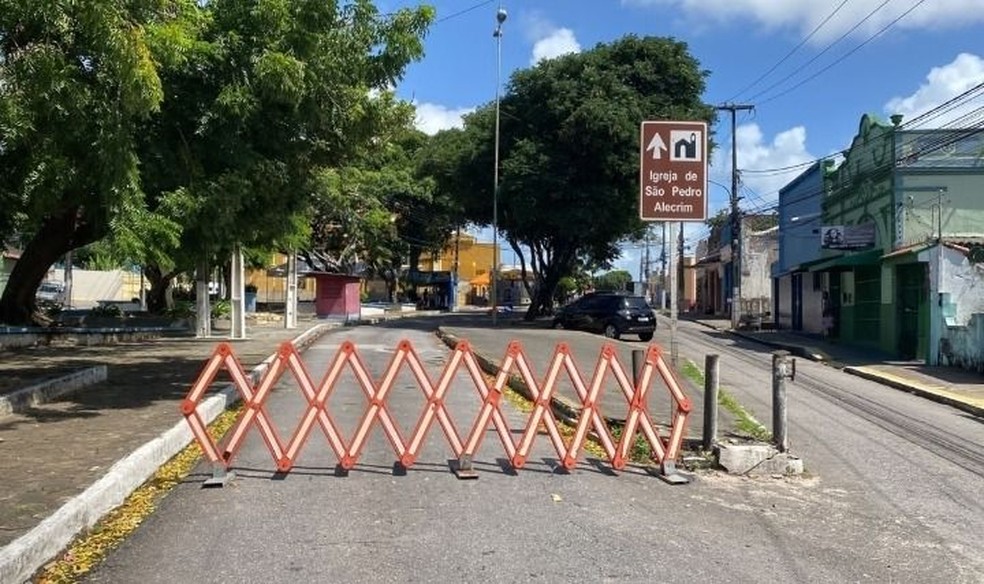 Trecho no entorno da igreja de São Pedro é interditado para festa do padroeiro do bairro Alecrim — Foto: Divulgação