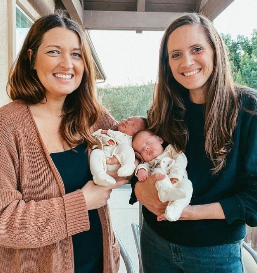 Mãe engravidou após doação de embriões de uma amiga (Foto: Reprodução/Instagram/Ourdearlife)