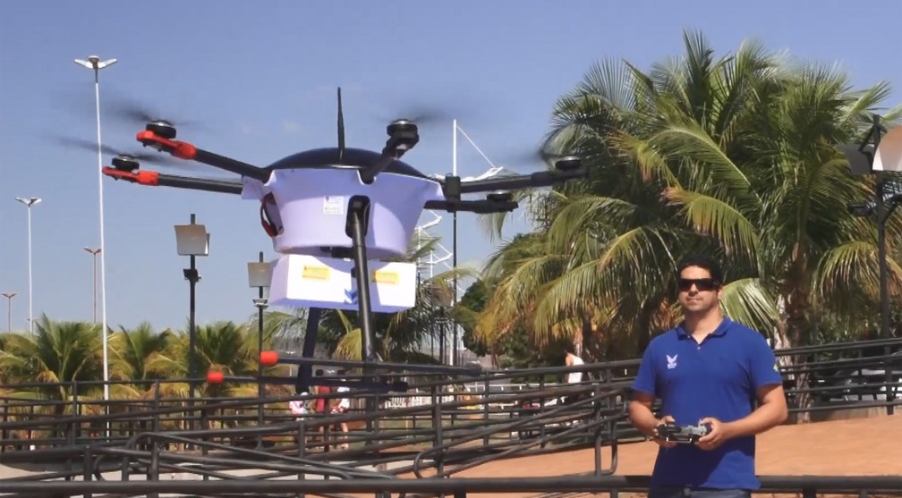 Entrega de medicamentos realizada por drone no Brasil — Foto: Reprodução