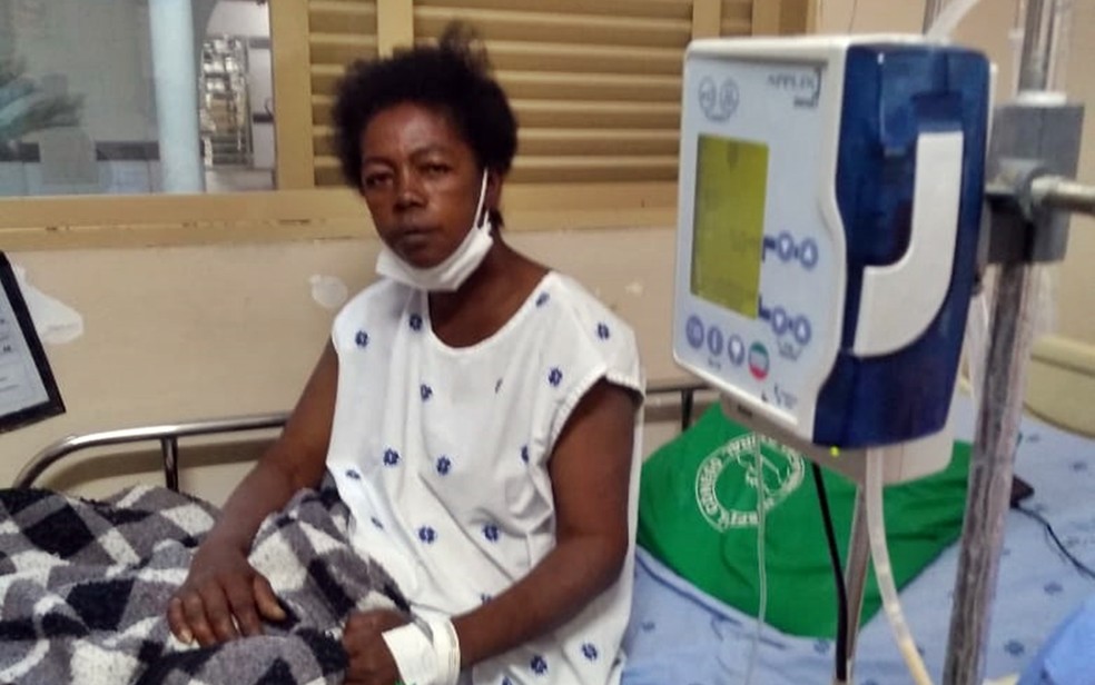 Maria Célia de Jesus Gomes, de 49 anos, passou por uma cirurgia no intestino e já se encontra em um quarto clínico da Santa Casa. — Foto: Arquivo Pessoal