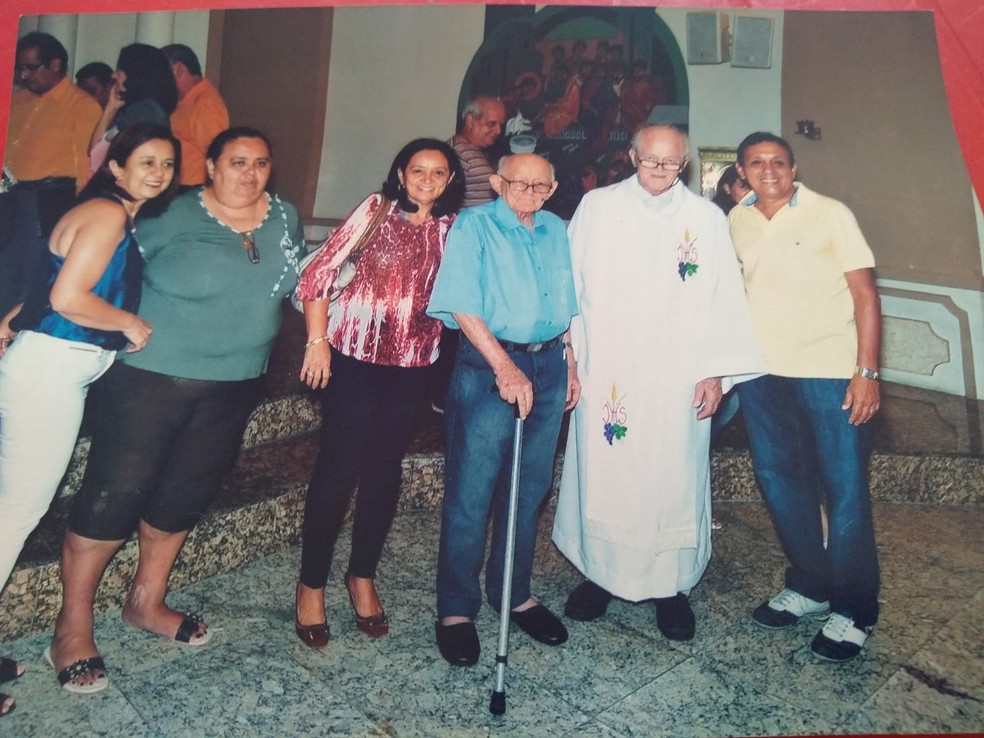 José e as filhas em eventos religiosos que a família participa — Foto: Arquivo pessoal