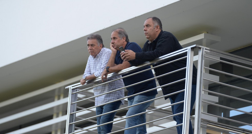 Pelaipe, Noval e Marcos Braz: trio responsável pelo futebol do Flamengo — Foto: Alexandre Vidal / Flamengo