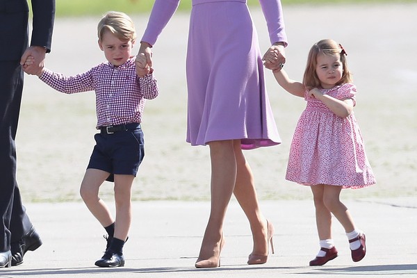 Os bisnetos da Rainha Elizabeth 2ª, Príncipe George e Princesa Charlotte (Foto: Getty Images)
