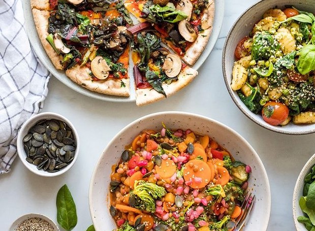 Em seu perfil, Lynn Hoefer compartilha pratos plant based repletos de cores (Foto: Reprodução / Instagram)