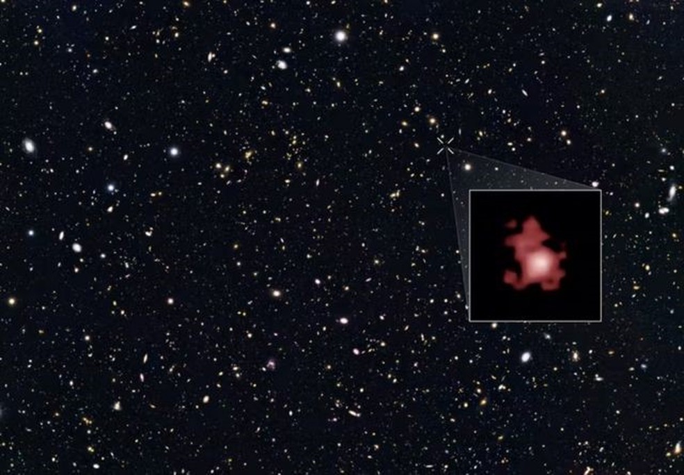 A galáxia GN-z11 (em destaque, à direita) é o objeto mais distante já detectado pelos astrônomos e existia quando o universo tinha apenas 400 milhões de anos. A imagem é do Telescópio Espacial Hubble — Foto: Nasa