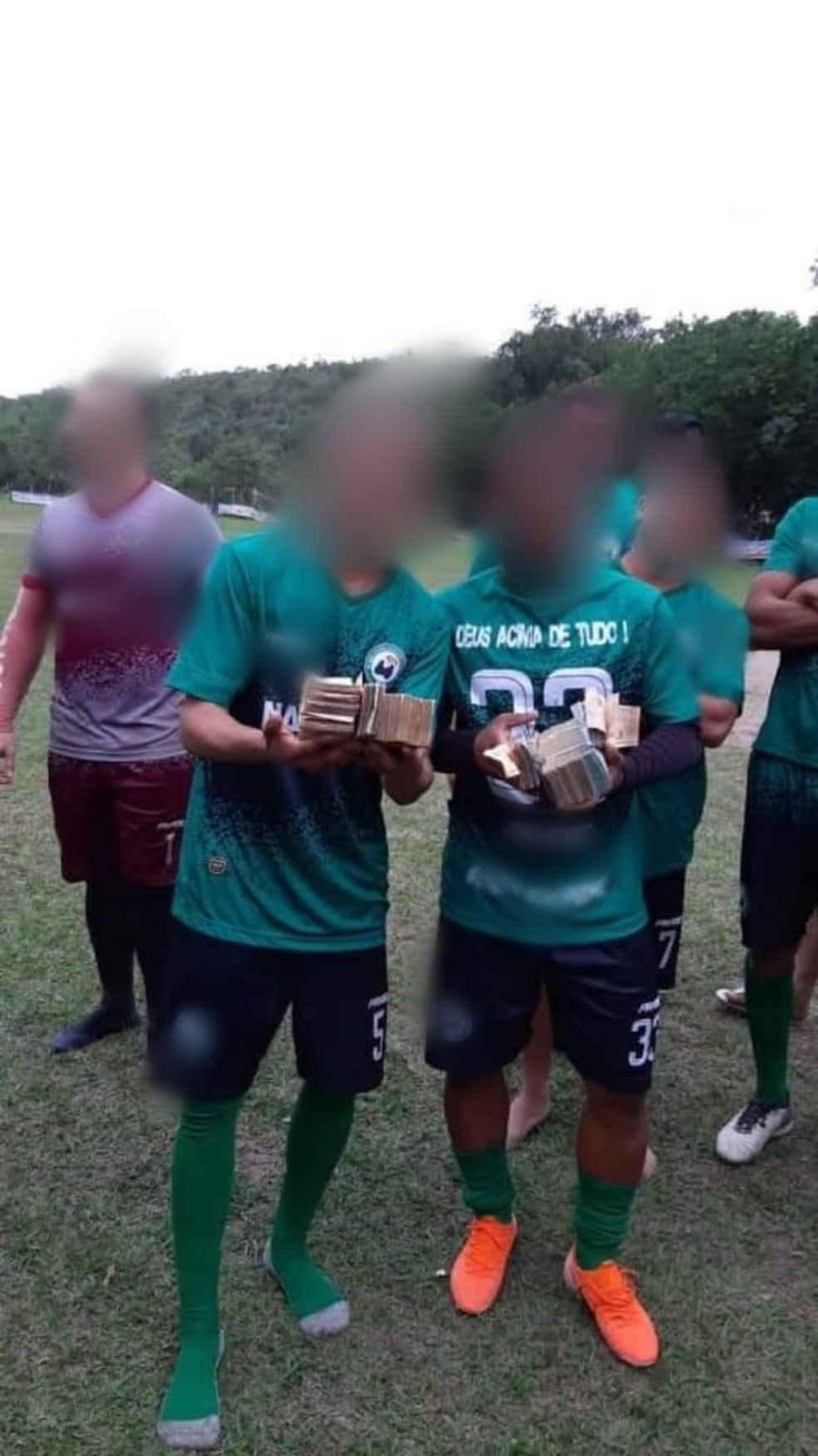 Polícia investiga origem de premiação de jogo amador em São Gonçalo — Foto: Reprodução