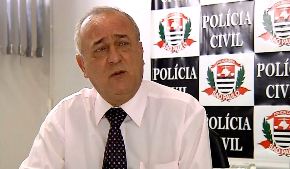 Delegado seccional de Botucatu, Antonio Soares da Costa Neto, diz que suspeito por pegar até 15 anos de prisão por criança abusada (Foto: Reprodução / TV TEM)