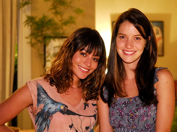 Viviane (Nathalia Dill) e Mariana (Carol Castro) eram amigas na trama (Foto: Renato Rocha Miranda / TV Globo)