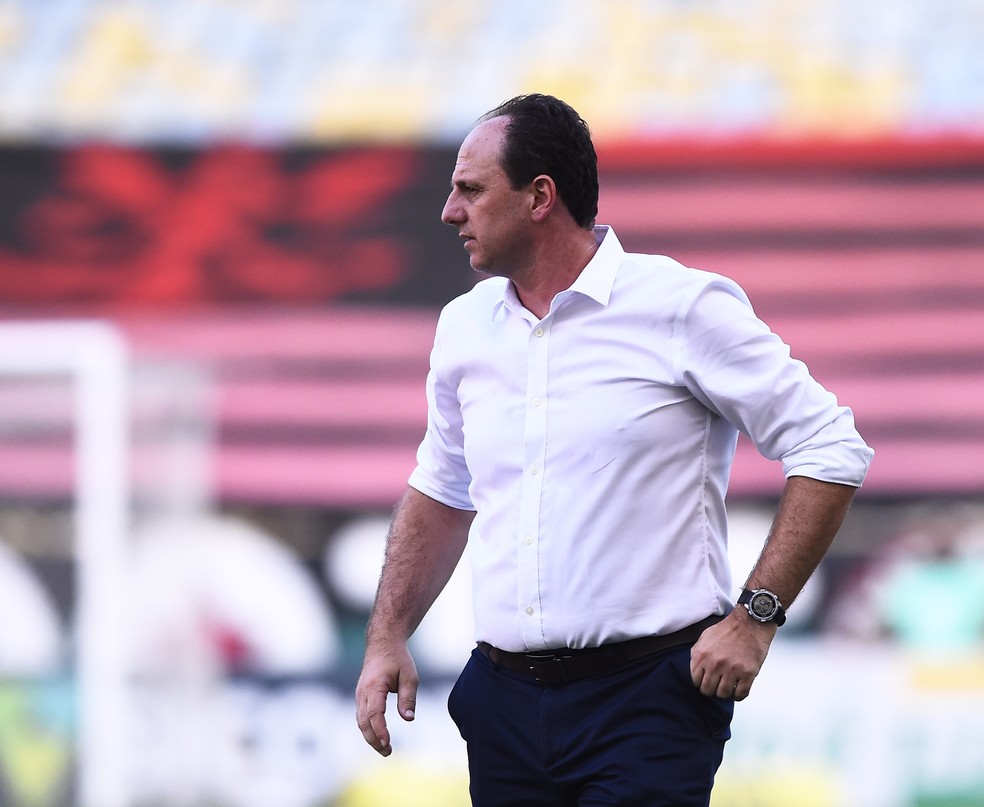 Rog&eacute;rio Ceni durante vit&oacute;ria do Flamengo sobre o Corinthians &mdash; Foto: Andr&eacute; Dur&atilde;o / ge