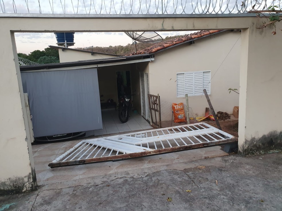  PF cumpriu mandado de busca e apreensão na casa de um investigado por crimes relacionados ao abuso e exploração sexual infantil. — Foto: Cedida. 