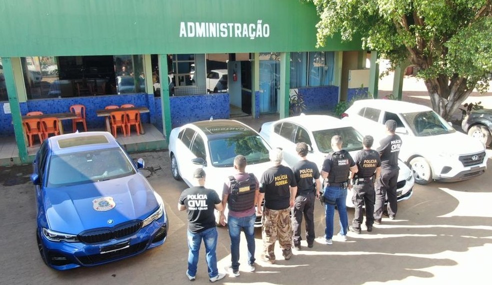 Carros de luxo apreendidos na Operação Skyfalse — Foto: Polícia Federal/Divulgação