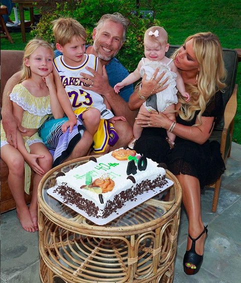 Jessica Simpson com o marido e os filhos (Foto: Instagram)