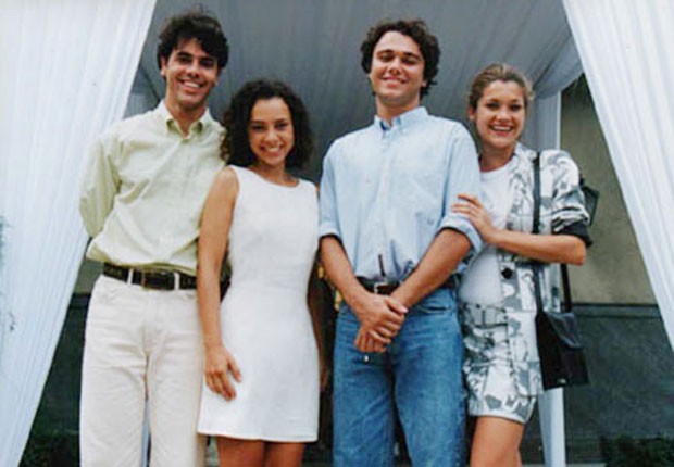 Claudio Lins, Carla Marins, Angelo Paes Leme e Flávia Alessandra em História de Amor (1995) (Foto: Reprodução/Instagram)