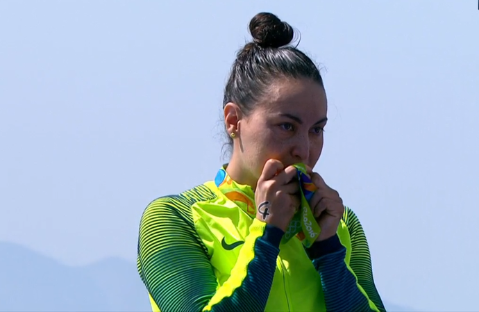 Poliana Okimoto ganha bronze na maratona aquática (Foto: Reprodução/SporTV)