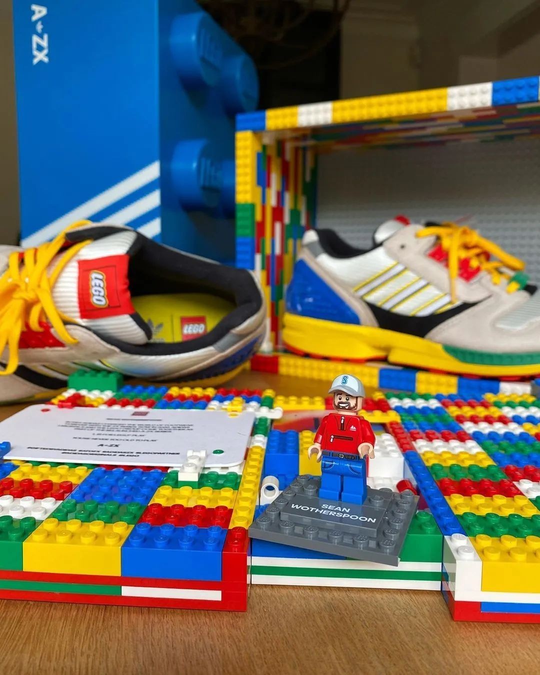 Adidas anuncia parceria com a LEGO em novo tênis (Foto: Sean Wotherspoon)