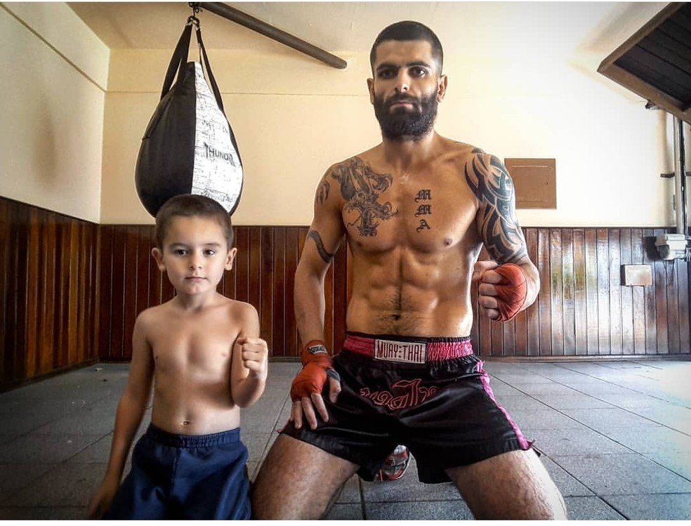 Corazon Brasileiro Primeiro Atleta Uruguaio Contratado Pelo Ufc E Advogado E Ja Lutou De Graca Combate Sportv Giant saturday or gigantic saturday; corazon brasileiro primeiro atleta