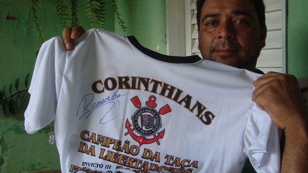 Eurico, chefe do irmão de Romarinho, do Corinthians (Foto: Marcos Lavezo/Globoesporte.com)