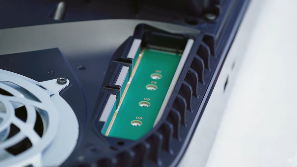 Sony faz uma série de recomendações e exigências para o SSD — Foto: Reprodução/YouTube