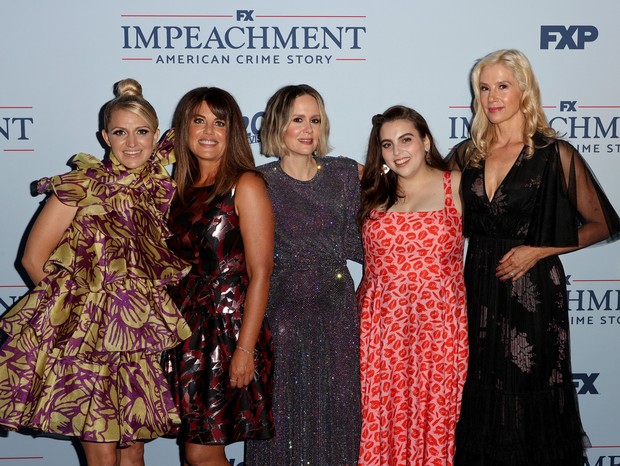  Annaleigh Ashford, Monica Lewinsky, Sarah Paulson, Beanie Feldstein e Mira Sorvino em première de Impeachment: American Crime Story (Foto: Getty Images)