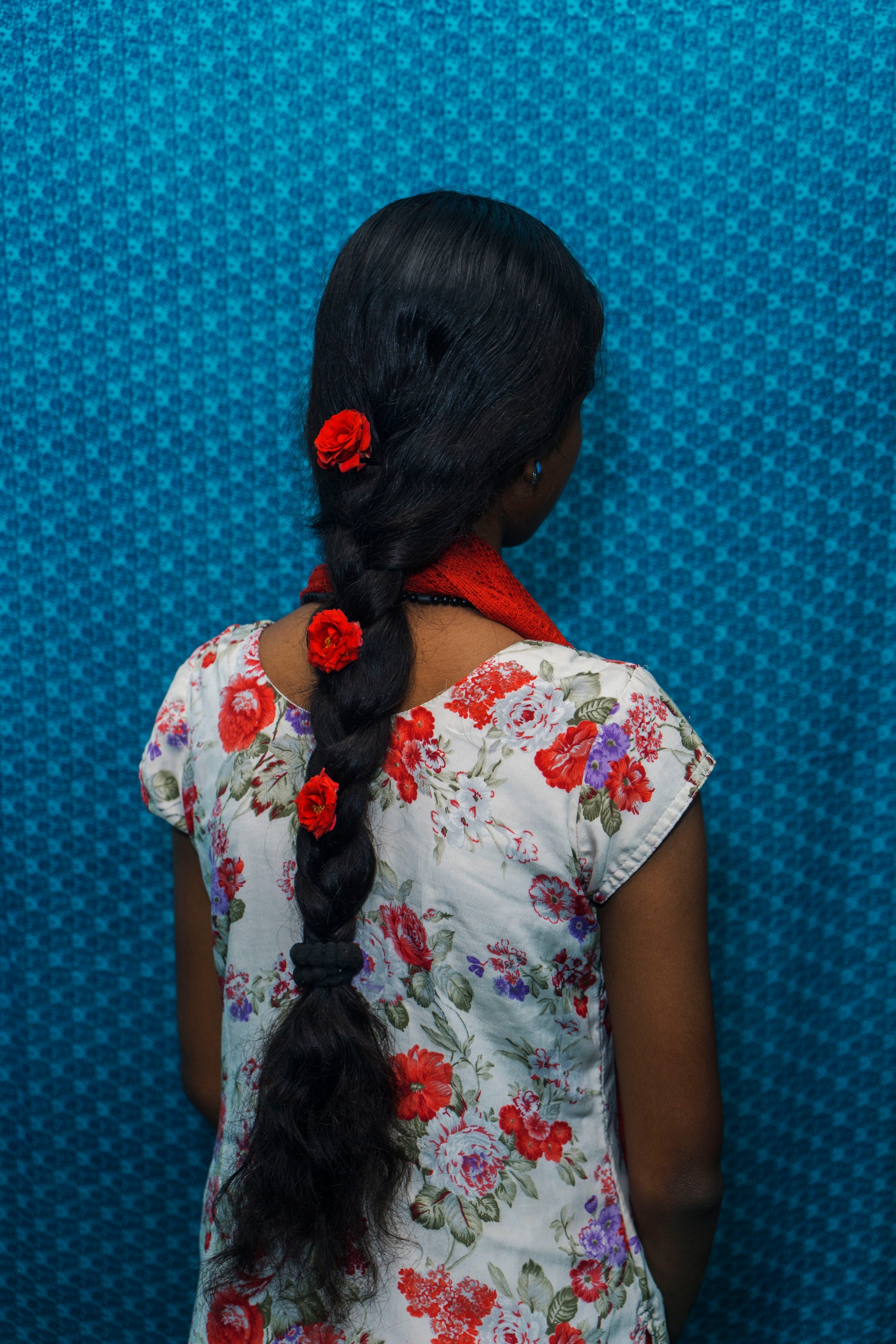 Tratamento à base de óleo nos cabelos é uma tradição secular indiana (Foto: Magnum Photos/ Vogue International)