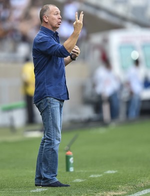 À procura de solução, Mano herda falhas de Bento e Deivid no Cruzeiro