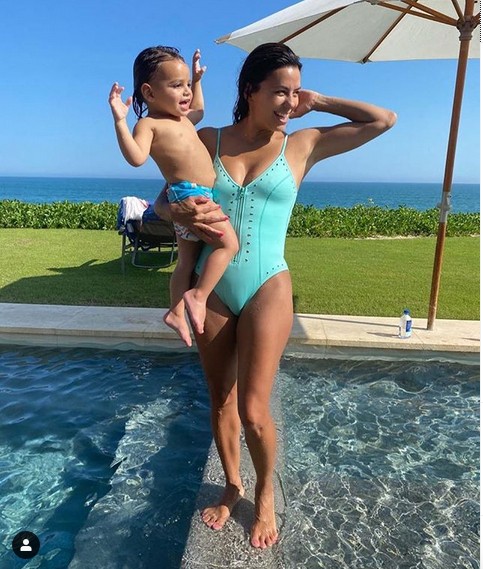 A atriz Eva Longoria com o filho (Foto: Instagram)