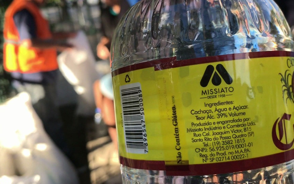 Jovens consomem bebidas alcoólicas no Parque do Ibirapuera (Foto: Marcel Lopes/TV Globo)