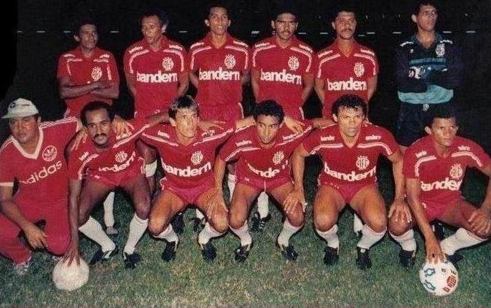 Dedé de Dora também marcou época com a camisa do América-RN, em 1989 (Foto: Arquivo/Ribamar Cavalcante)