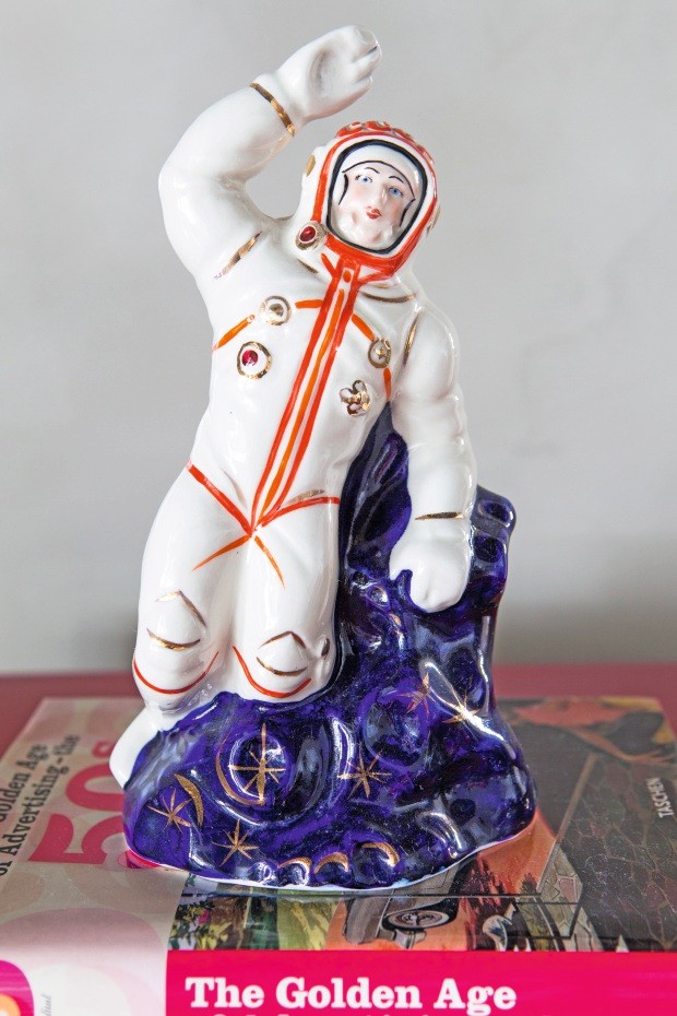 O astronauta celebra momento histórico do Império Soviético (Foto: Lufe Gomes / Editora Globo)