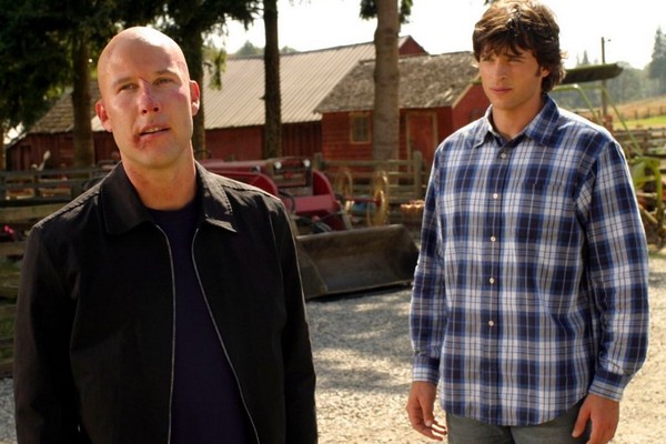Michael Rosenbaum e Tom Welling em cena de Smallville (Foto: Reprodução)