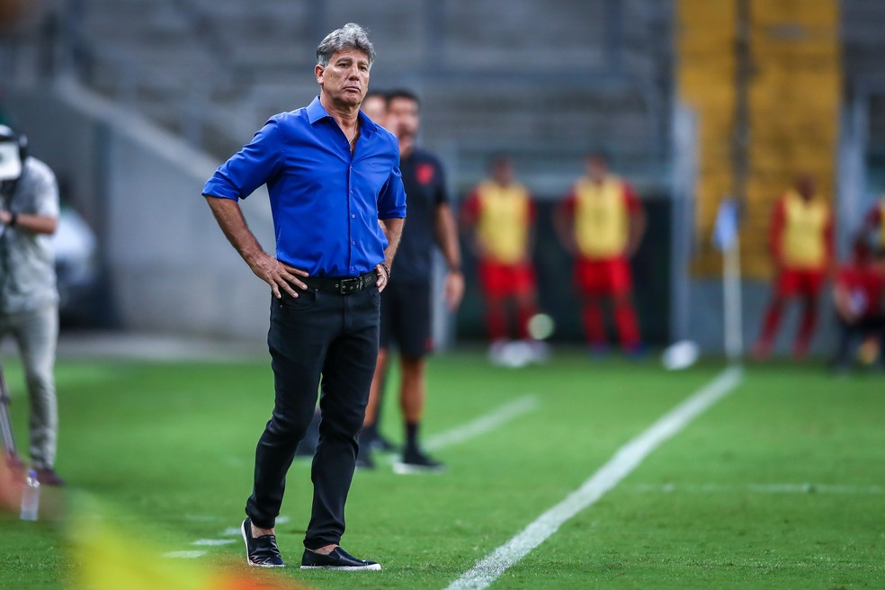 Renato admite 1º tempo ruim do Grêmio, mas exalta vitória e vaga na Libertadores