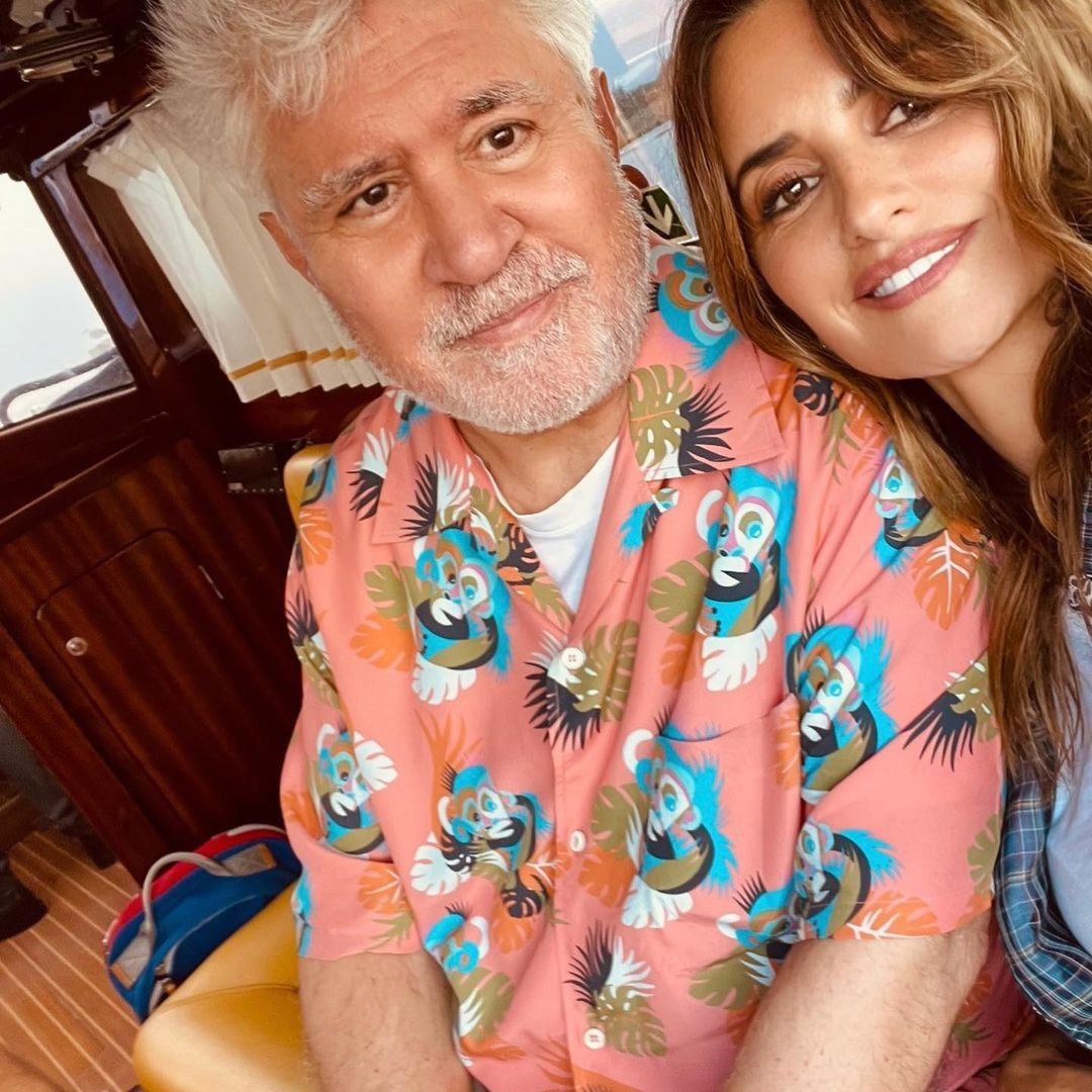 Penélope Cruz e Pedro Almodóvar juntos em Veneza (Foto: Reprodução Instagram)