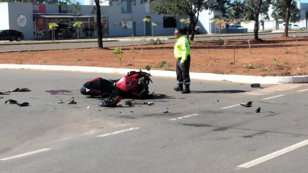 Jovem morreu em acidente de trânsito no centro de Palmas — Foto: Regio Parente/TV Anhanguera