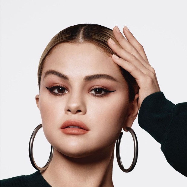 'Rare Beauty' marca de beleza da cantora e atriz Selena Gomez completa 1 ano (Foto: Instagram/Reprodução (@selenagomez))