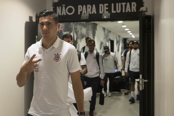 Corinthians prioriza permanência de Balbuena e espera agentes para reunião