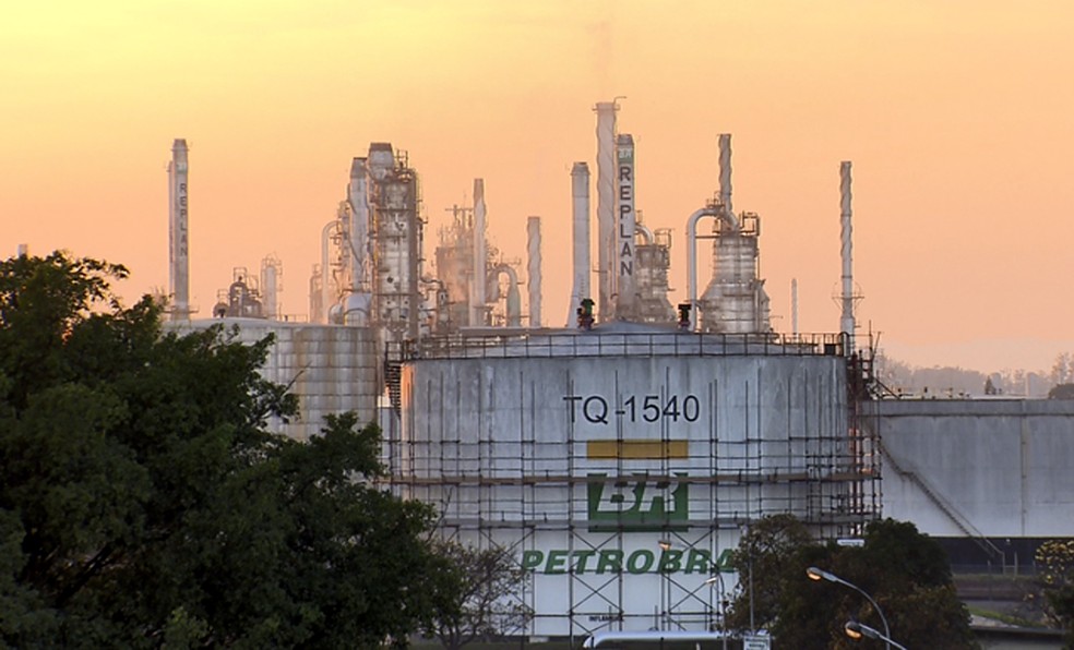 Replan é a maior refinaria da Petrobras e fica localizada em Paulínia, na Rodovia SP-332. — Foto: Reprodução/EPTV