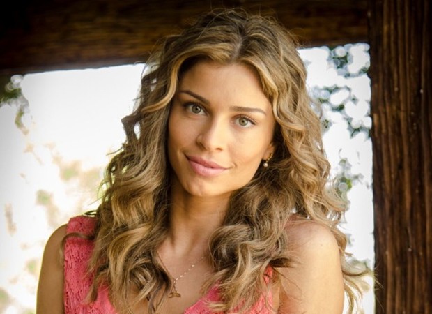 Ester, mocinha de Flor do Caribe, é interpretada por Grazi Massafera (Foto: Divulgação/ TV Globo)