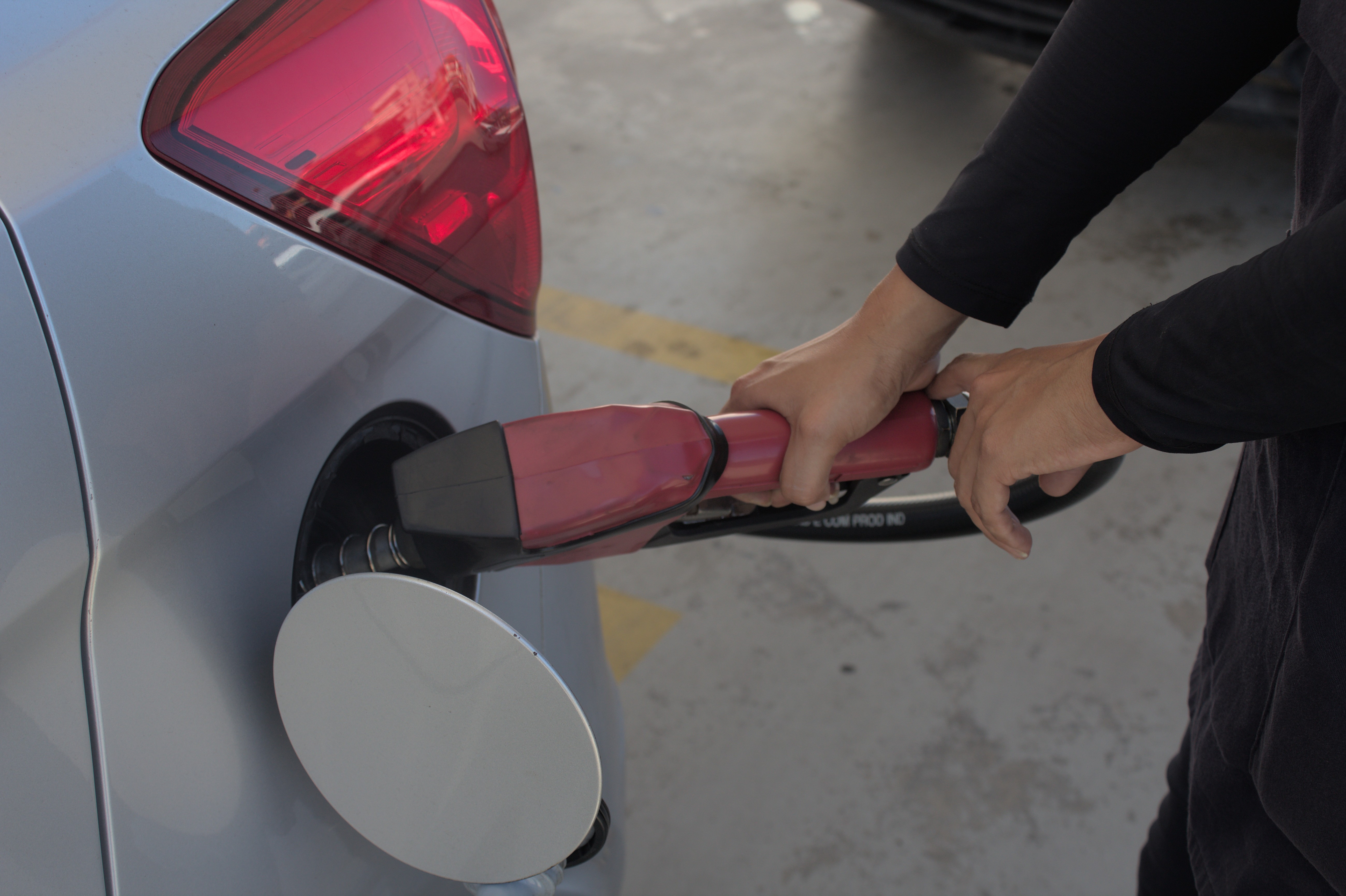 Acelen anuncia aumento de 13% no preço da gasolina vendida para distribuidoras na BA