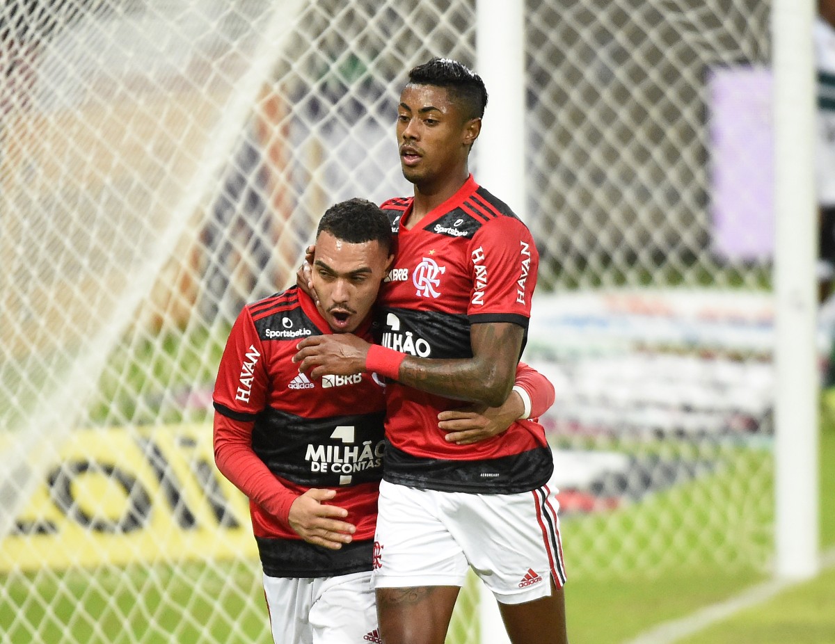 ATUAÇÕES: Matheuzinho, Gerson e Vitinho se destacam em bom jogo coletivo do  Flamengo - Esportes - R7 Lance