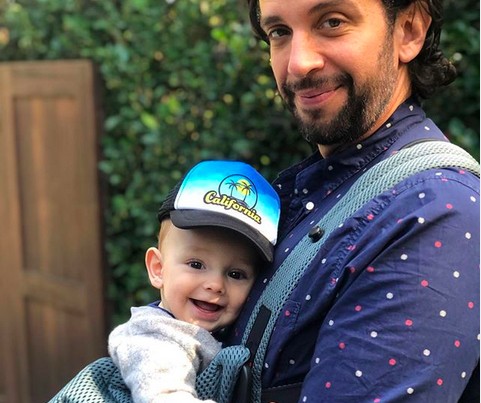 O ator e músico canadense Nick Cordero com o filho (Foto: Instagram)