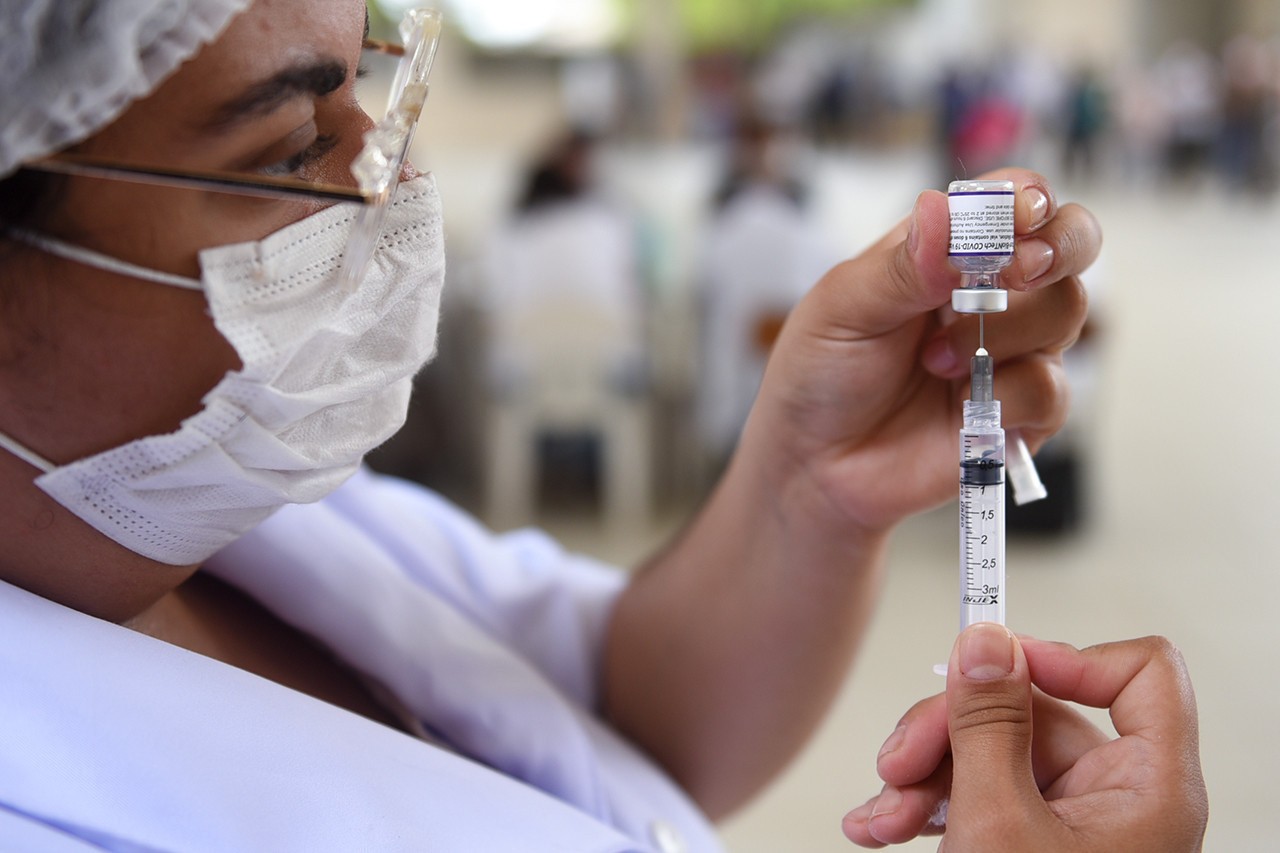 Vacinação contra Covid-19 de crianças entre 5 e 11 anos tem novo cronograma a partir de segunda em Campos, no RJ