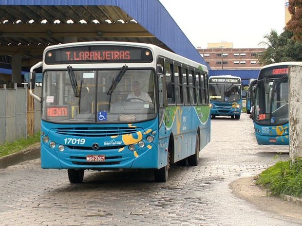 Ônibus do Sistema Transcol terão reforço durante o verão. (Foto: Reprodução/TV Gazeta)