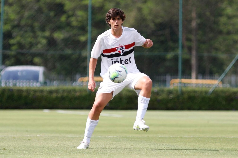 Quem são Rodrigo Freitas e Lucas Beraldo, novidades do São Paulo para a  zaga após desfalques? | são paulo | ge