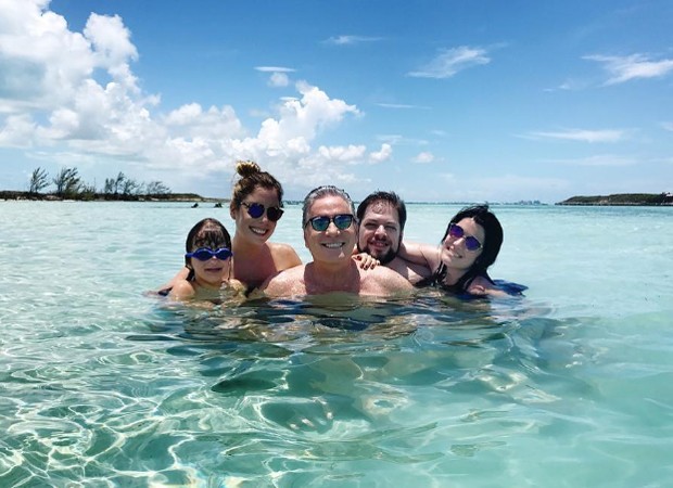 Roberto Justus com os filhos Rafa, Fabiana, Ricardo e Luiza (Foto: Reprodução/Instagram)