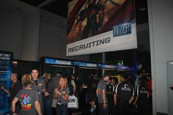 Há até mesmo espaço para procurar emprego na Blizzard (Foto: Felipe Vinha)