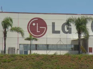 Unidade da LG em Taubaté demitiu 115 funcionários (Foto: Reprodução / TV Vanguarda)