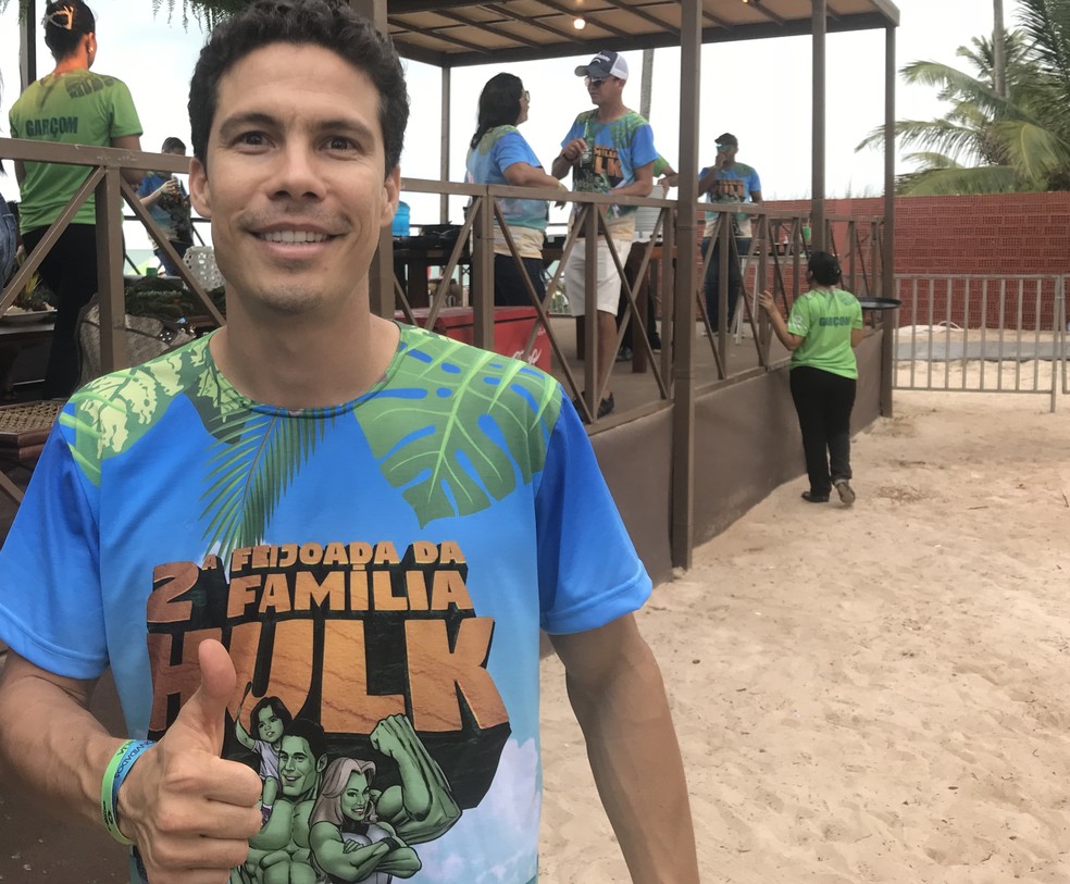 Hernanes participou de festa promovida pelo atacante Hulk, em João Pessoa (Foto: Lucas Barros)